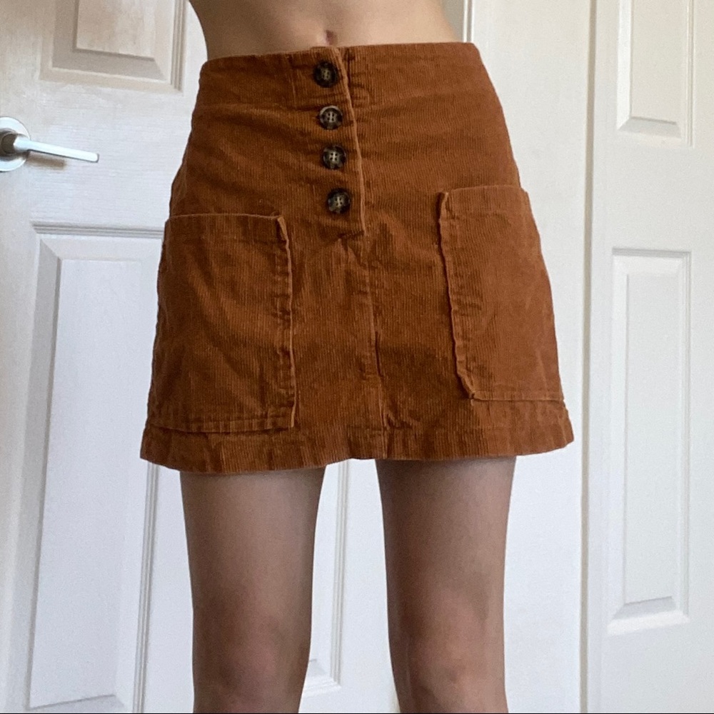 Short corduroy skirt